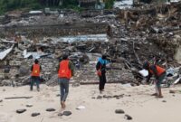 1762579591871-penanganan-material-di-pantai-bingin-pecatu-badung-masih-dilakukan-petugas-lapangan-di-bawah-satpol-pp-badung-jumat-7112025-do-1762569087579