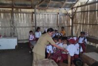 1762601323263-kondisi-sd-paralel-lailara-di-desa-praibakul-kecamatan-katala-hamu-lingu-kabupaten-sumba-timur-ntt-sangat-memprihatinkan-dok-m-1762580538104_169