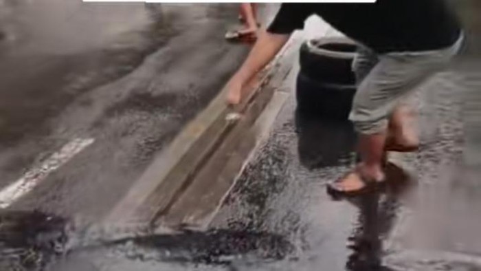 1762925665372-besi-penghubung-jembatan-di-jalan-denpasar-gilimanuk-di-desa-abiantuwung-kecamatan-kediri-tabanan-bali-yang-kerap-dikeluhkan-p-1762919288936_169