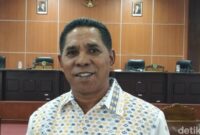 1762968732103-anggota-fraksi-gerindra-dprd-manggarai-barat-fidelis-sukur-seusai-rapat-paripurna-dprd-manggarai-barat-rabu-12112025-1762958838968_169