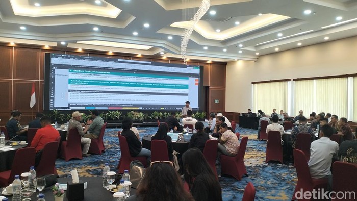 1763055129801-suasana-fgd-penilaian-efektivitas-pengelolaan-kawasan-tnk-tahun-2025-di-labuan-bajo-kamis-13112025-1763037709756_169