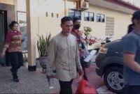 1763055161262-semah-pegawai-lppm-unram-sekaligus-tersangka-kasus-pelecehan-seksual-terhadap-mahasiswi-kkn-digiring-ke-ruang-tahanan-polda-nt-1745582991754_169