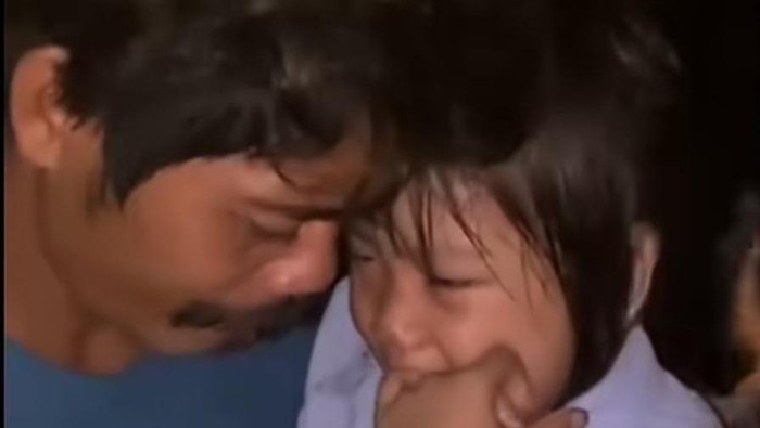 1763141390942-suasana-haru-menyelimuti-proses-penjemputan-bilqis-dari-suku-anak-dalam-di-jambi-1762853141577_169