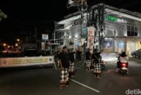 1763141460706-suasana-jalan-gunung-soputan-menjelang-upacara-adat-di-setra-umadui-denpasar-jumat-14112025-rizki-setyo-samudero-1763130545319_169