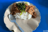 1763206036348-warung-nasi-serelemo-bolot-di-jalan-sutomo-gang-8-banjar-gerenceng-denpasar-utara-denpasar-sabtu-15112025-rizki-setyo-samudero-1763202591745_169