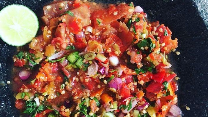 1763206127708-sambal-luat-khas-kupang-ntt-foto-pinterestwidya-1763192914635_169