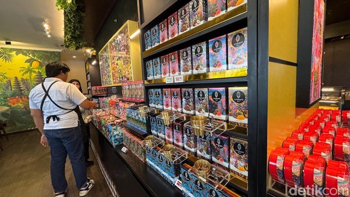 1763292571701-suasana-outlet-jungle-gold-di-sanur-denpasar-diminati-pasar-mancanegara-sabtu-15112025-1763290562393_169