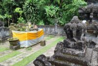 1763292655714-situs-sejarah-lingga-yoni-yang-diketahui-sudah-ada-sejak-abad-ke-12-di-banjar-ujung-kelurahan-kesiman-denpasar-timur-kota-denp-1763287049611_169