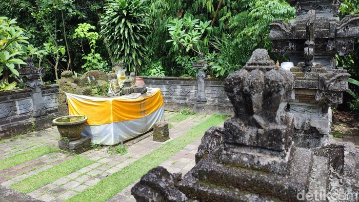 1763292655714-situs-sejarah-lingga-yoni-yang-diketahui-sudah-ada-sejak-abad-ke-12-di-banjar-ujung-kelurahan-kesiman-denpasar-timur-kota-denp-1763287049611_169