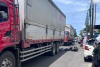 1763292788147-kecelakaan-tragis-di-jalan-singaraja-seririt-tepat-di-depan-indomaret-desa-banyualit-kecamatan-buleleng-sabtu-15112025-istimew-1763275147190_169