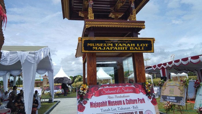 1763292799270-museum-majapahit-di-dtw-tanah-lot-desa-beraban-kecamatan-kediri-tabanan-krisna-pradiptadetikbali-1763273788604_169