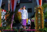 1763314162445-bupati-badung-i-wayan-adi-arnawa-selaku-inspektur-upacara-saat-apel-peringatan-hut-ke-16-mangupura-di-lapangan-mangupraja-mand-1763296269000_169