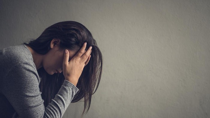 1763335110789-ilustrasi-wanita-sedih_169