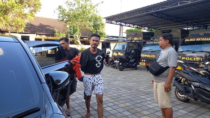 1763379498465-as-33-residivis-pencurian-di-mataram-ditangkap-lagi-minggu-17112025-ia-ditangkap-gara-gara-menjadi-pengedar-sabu-foto-dok-polr-1763369684819_169