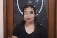 1763379528950-irt-inisial-yap-25-asal-desa-lingsar-lombok-barat-ditangkap-polisi-lantaran-mencuri-gelang-emas-milik-adiknya-untuk-bayar-pinj-1763368651733_169