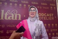 1763400736537-ketua-tp-pkk-provinsi-ntb-sinta-agathia-iqbal-saat-ditemui-awak-media-di-poltekpar-lombok-senin-17112025-foto-edi-suryansyahde-1763388689929_169