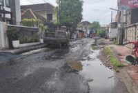 1763400819822-kondisi-jalan-di-patimura-kota-singaraja-buleleng-senin-17112025-made-wijaya-kusumadetikbali-1763386409745_169