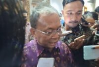 1763400867560-gubernur-bali-wayan-koster-ditemui-media-massa-seusai-rapat-paripurna-ke-12-dan-ke-13-dprd-bali-di-wiswa-sabha-utama-kantor-gu-1763381704141_169