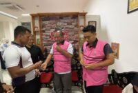 1763658328503-dua-dari-empat-tersangka-dana-pokir-dprd-lombok-barat-yakni-ahmad-zainuri-dan-r-ditahan-kejari-mataram-jumat-14112025-mereka-d-1763119650505_169