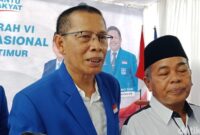 1763809521758-moh-edwin-hadiwijaya-ketika-menberikan-diwawancara-seusai-terpilih-sebagai-ketua-dpd-pan-lombok-timur-sabtu-22112025-1763805087415_169