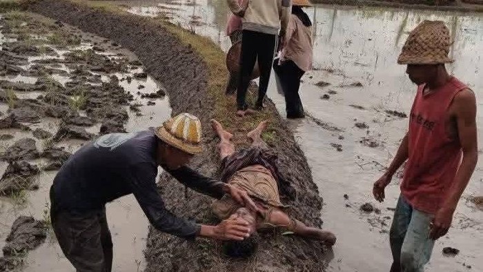 1763917501790-misbah-55-petani-di-dusun-bangket-tengak-desa-pejanggik-kecamatan-praya-tengah-lombok-tengah-ditemukan-tewas-karena-tersambar--1763907420228_169