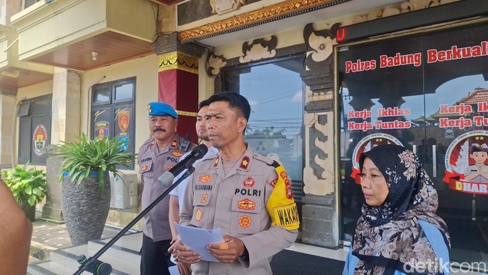 1763982334165-wakapolres-badung-kompol-i-gede-suarmawa-menjelaskan-hasil-penyelidikan-kasus-wna-china-yang-tewas-di-hostel-canggu-senin-2411-1763967479464_169