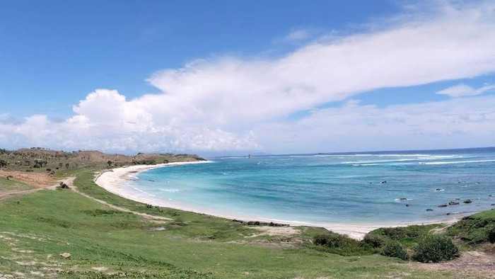 1764068738629-keindahan-pantai-batu-dagong-lombok-timur-ntb-tangkap-layar-google-mapshandoro-1764047033563_169