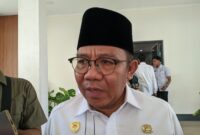 1764176744906-bupati-lombok-utara-najmul-akhyar-saat-ditemui-di-mataram-rabu-26112025-foto-ahmad-viqidetikbali-1764160416016