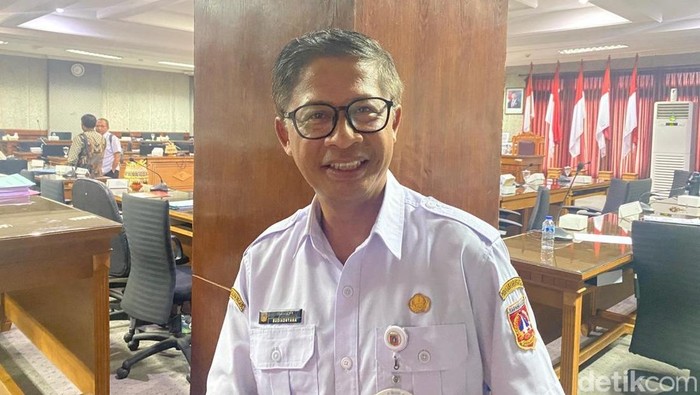 1764198276737-kepala-disdikpora-karangasem-i-gusti-bagus-budiadnyana-foto-i-wayan-selamat-juniasadetikbali-1764145213427_169