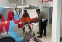 1764219976390-jenazah-wn-india-yang-tewas-saat-menuju-broken-beach-nusa-penida-dibawa-ke-rumah-sakit-rabu-26112025-1764202946436_169