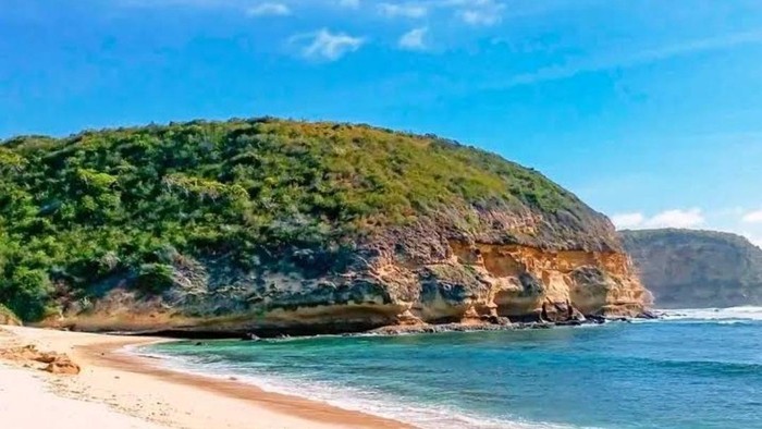 1764263116294-keindahan-pantai-surga-lombok-timur-ntb-tangkap-layar-google-mapsruqyah-syariyyah-lombok2023-1764258668173_169