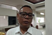 1764263118209-plt-kepala-bapenda-ntb-fathurrahman-saat-ditemui-di-kantor-gubernur-ntb-kamis-27112025-foto-ahmad-viqidetikbali-1764250933368_169