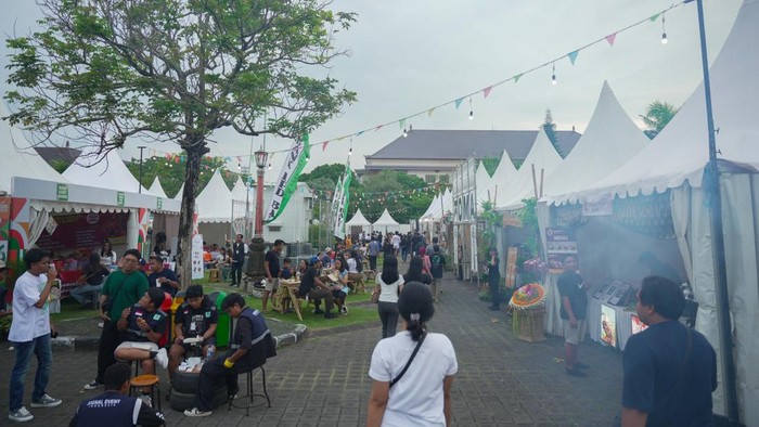 1764284672138-suasana-stan-umkm-badung-memeriahkan-pesta-rakyat-di-hut-kota-mangupura-beberapa-waktu-lalu-dok-diskominfo-badung-1764239472681_169