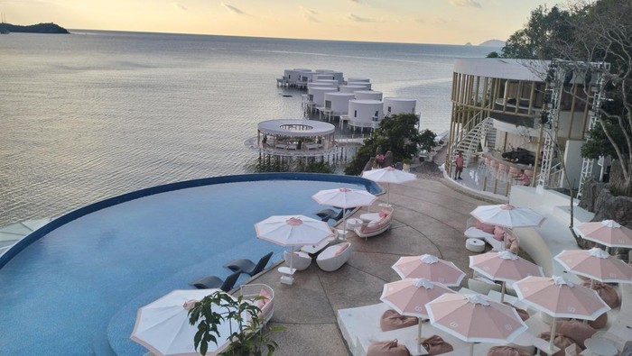 1764306344211-69-resort-beach-club-di-labuan-bajo-manggarai-barat-ntt-kamis-2592025-foto-ambrosius-ardindetikbali-1764244682319_169