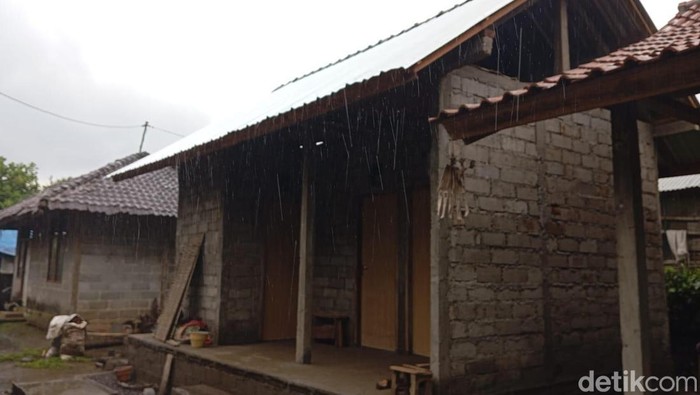 1764349524295-pemkab-tabanan-terus-mengupayakan-perbaikan-rtlh-bagi-warga-1764337247856_169