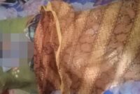 1764435907813-jenazah-st-yang-meninggal-dunia-karena-hanyut-di-sungai-ketika-sedang-hujan-hujanan-sabtu-29112025-sanusi-ardi-wdetikbali-1764428165265_169