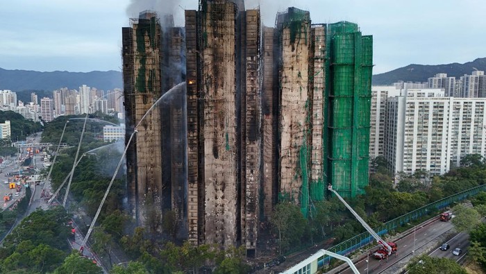 1764500733708-44-orang-tewas-saat-kebakaran-lalap-apartemen-hong-kong-1764217721618_169