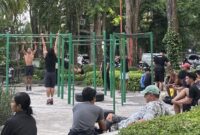 1764500734193-sejumlah-masyarakat-memanfaatkan-fasilitas-gym-gratis-di-lapangan-puputan-badung-i-gusti-ngurah-made-agung-denpasar-foto-dinda-1764497172151_169