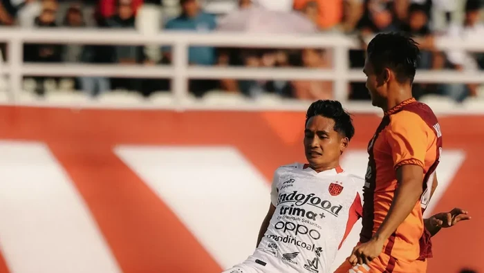 1764522377500-pertandingan-borneo-fc-versus-borneo-fc-di-stadion-segiri-samarinda-minggu-30112025-foto-dok-bali-united-1764503508252_169