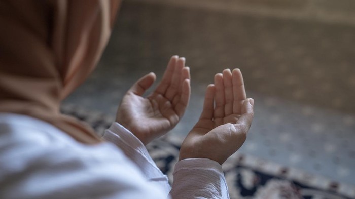 1764543879437-ilustrasi-sholat_169