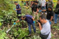 1764565587791-polisi-melakukan-olah-tkp-terkait-kasus-pencurian-brankas-lpd-desa-adat-yeh-poh-kecamatan-manggis-karangasem-bali-minggu-30112-1764560835030_169