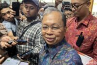 1764587158931-gubernur-bali-wayan-koster-foto-rizki-setyodetikbali-1764575974906_169