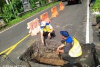 1764651943757-jalan-berlubang-di-ujung-jembatan-tukad-payan-batulumbang-kecamatan-selemadeg-tabanan-telah-ditangani-pihak-terkait-1764648037225_43