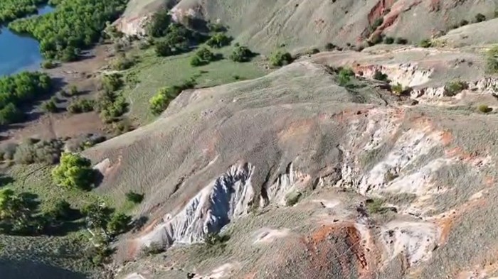 1764651958825-lokasi-tambang-emas-ilegal-di-pulau-sebayur-besar-labuan-bajo-manggarai-barat-ntt-1764344733055_169