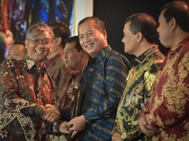 1764673537206-gubernur-ntb-lalu-muhamad-iqbal-terima-penghargaan-di-kemendagri-di-jakarta-senin-1122025-1764664085265_43