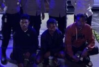 1764695163089-tiga-pengeroyok-siswa-sman-i-benlutu-kecamatan-batuputih-tts-ntt-diamankan-di-polres-tts-senin-1122025-malam-foto-dok-polres-t-1764674406832_43