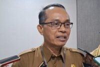 1764738364730-asisten-i-setda-mataram-lalu-martawang-saat-diwawancarai-di-kantor-wali-kota-mataram-selasa-2122025-foto-nathea-citradetikbali-1764690004932_43