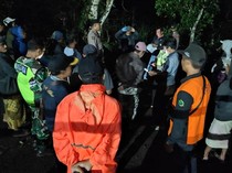 1764824777683-bpbd-karangasem-bersama-tni-dan-polri-saat-meninjau-lokasi-bocah-tersambar-petir-di-desa-bhuana-giri-kecamatan-bebandem-karang-1764809757195_43