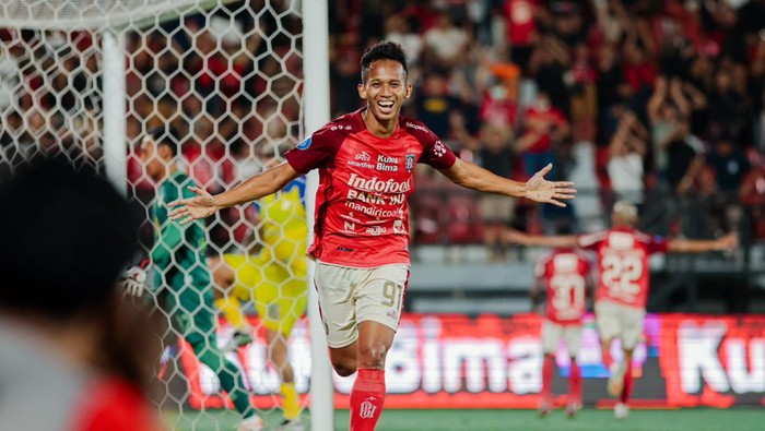 1764932758885-m-rahmat-bali-united_169