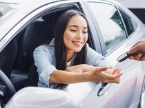 1765083909845-rental-mobil-sewa-mobil-ilustrasi-rental-mobil-ilustrasi-sewa-mobil-freepik-1765076406223_43